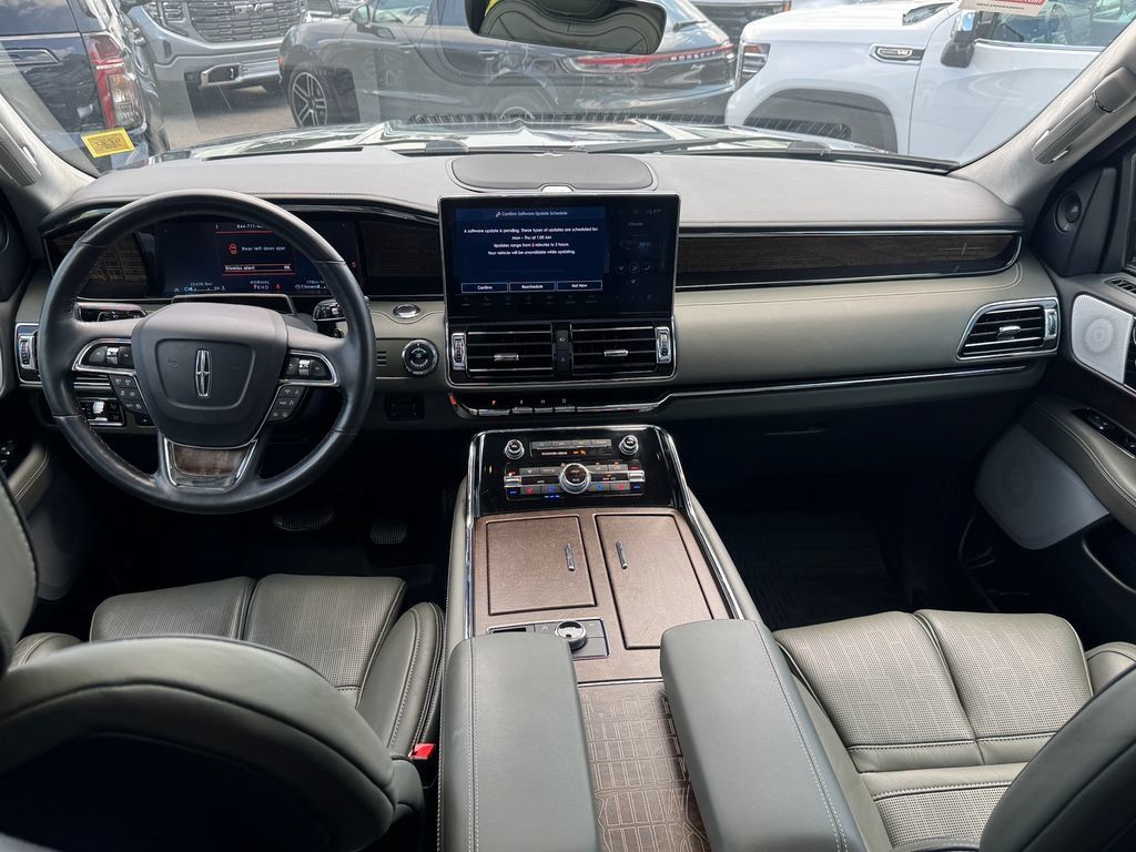 Used 2024 Lincoln Navigator Black Label AWD/4WD image 12