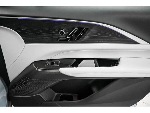 Certified 2024 Cadillac Lyriq Luxury AWD/4WD image 19