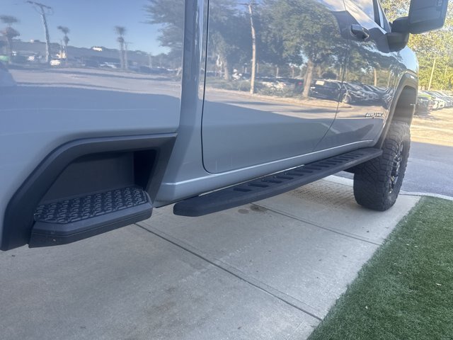 Used 2025 GMC Sierra 2500 AT4 w/ AT4 Premium Plus Package AWD/4WD image 4