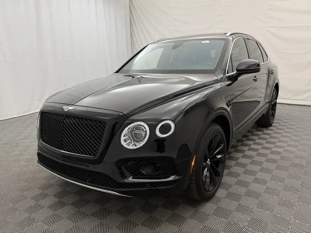 Used 2017 Bentley Bentayga AWD/4WD image 2