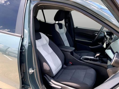 Used 2025 Chevrolet Trax LS FWD image 9