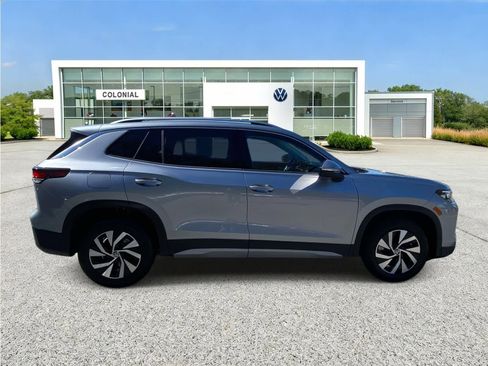 Used 2025 Volkswagen Tiguan S AWD/4WD image 6