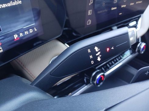 New 2026 Chevrolet Equinox ACTIV w/ Convenience Package III image 34