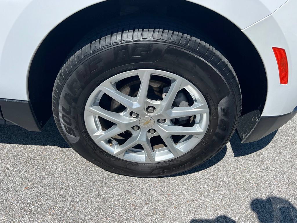 Used 2024 Chevrolet Equinox LT AWD/4WD image 12