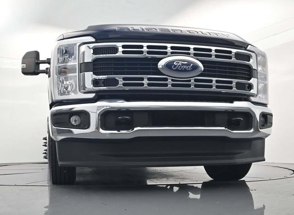 Used 2025 Ford F350 XLT AWD/4WD image 42