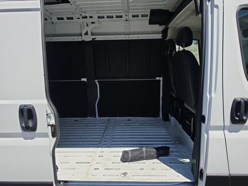Used 2025 RAM ProMaster 2500 w/ Convenience Group FWD image 29