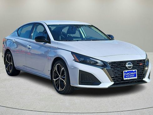 Certified 2025 Nissan Altima 2.5 SR w/ SR Premium Package FWD image 1