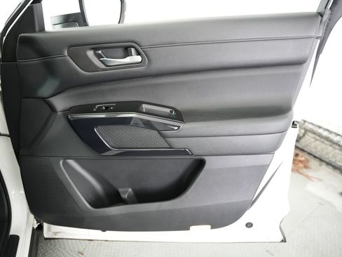 Used 2022 Nissan Pathfinder SV w/ SV Premium Package AWD/4WD image 51