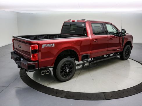 New 2026 Ford F250 Lariat w/ Black Appearance Package image 4