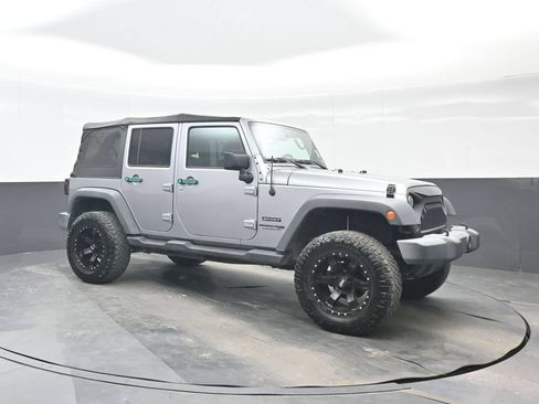Used 2018 Jeep Wrangler Unlimited Sport S AWD/4WD image 8