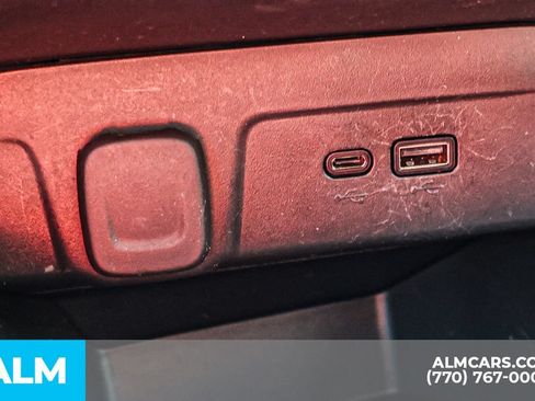 Used 2025 Chevrolet Trax LT FWD image 39