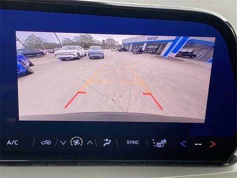 Certified 2025 Chevrolet Traverse LT image 14