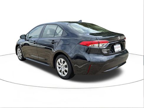 Used 2021 Toyota Corolla LE FWD image 5