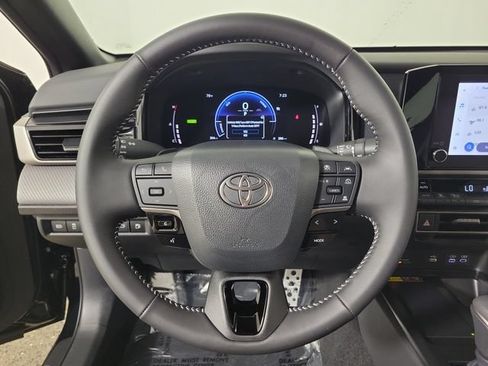 Used 2026 Toyota Camry SE FWD image 26