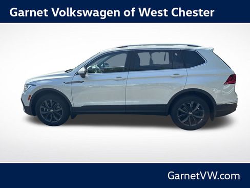Used 2023 Volkswagen Tiguan SE w/ Panoramic Sunroof Package AWD/4WD image 4