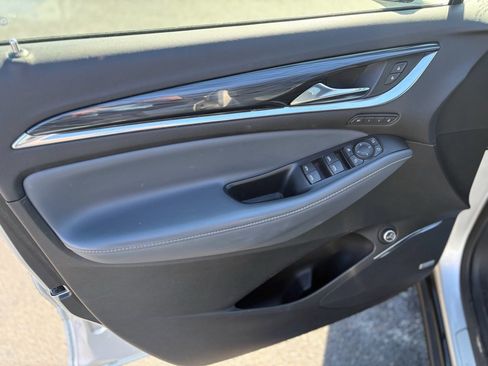 Used 2022 Buick Enclave Premium image 7