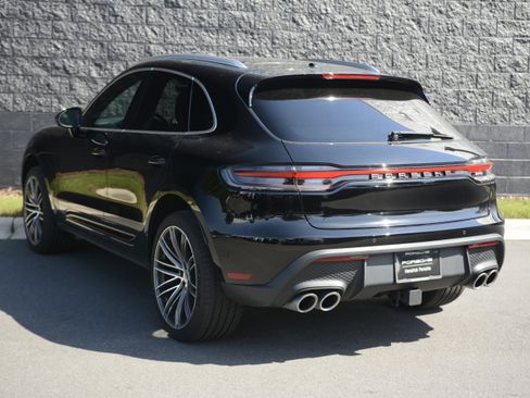Certified 2026 Porsche Macan AWD/4WD image 3