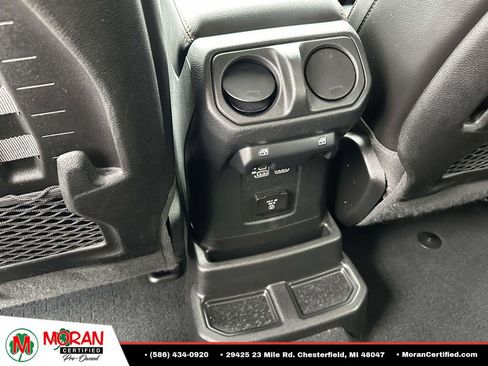 Used 2022 Jeep Wrangler Unlimited Rubicon w/ LED Lighting Group AWD/4WD image 13