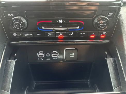 Used 2024 Jeep Grand Cherokee L Laredo image 18