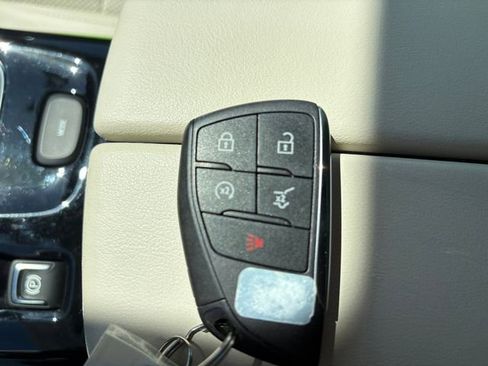 Used 2023 Buick Envision Essence AWD/4WD image 21