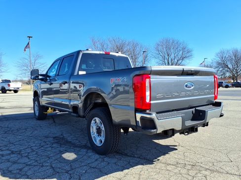 New 2026 Ford F250 XLT w/ FX4 Off-Road Package image 8