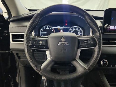 Used 2023 Mitsubishi Outlander ES AWD/4WD image 31