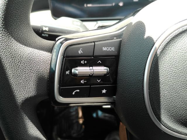 Used 2025 Kia Sorento LX FWD image 36
