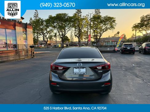 Used 2018 MAZDA MAZDA3 Touring FWD image 5