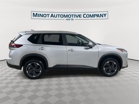 Used 2025 Nissan Rogue SV AWD/4WD image 9