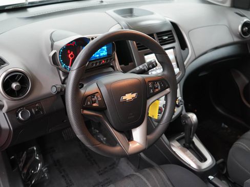Used 2016 Chevrolet Sonic LT w/ Fun and Sun Package FWD image 20