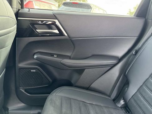 New 2026 Mitsubishi Outlander SE FWD image 15
