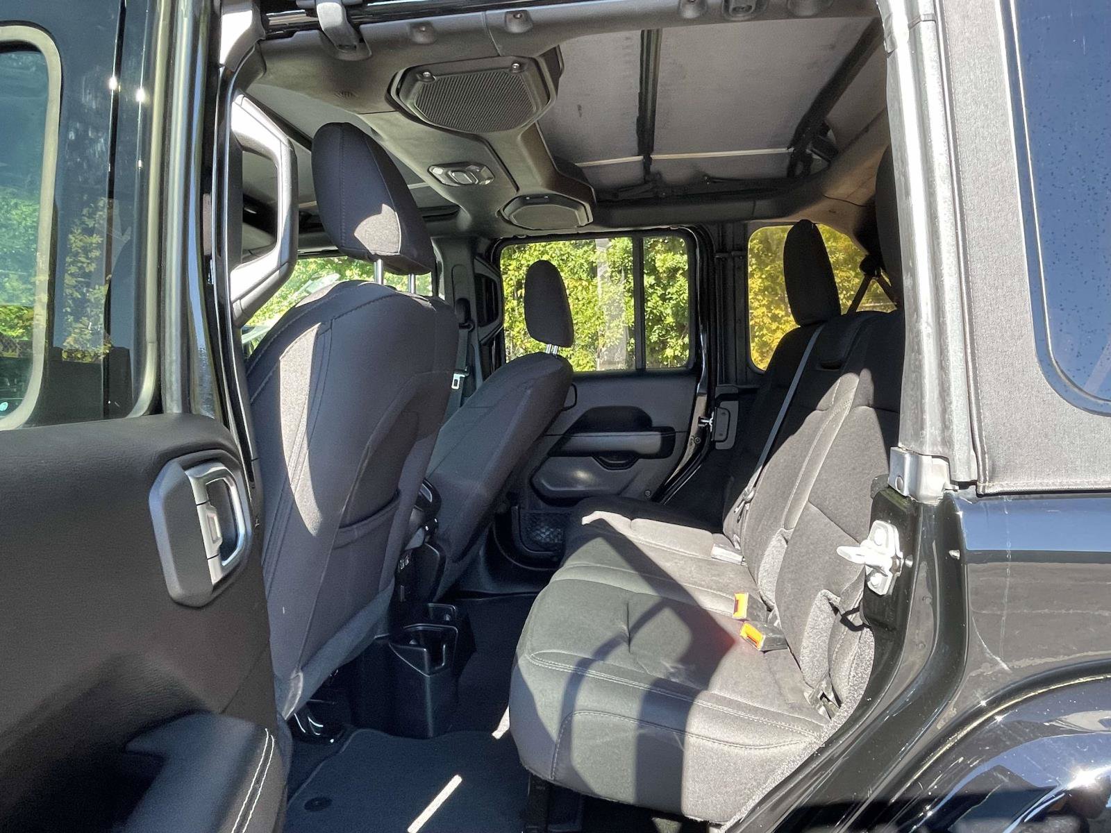 Used 2020 Jeep Wrangler Unlimited Sahara AWD/4WD image 11