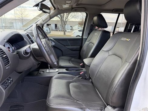 Used 2020 Nissan Frontier PRO-4X w/ Pro-4x Utility Package image 34