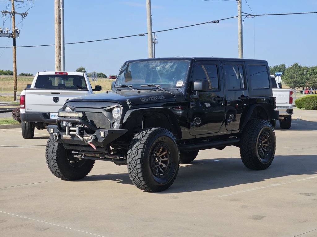 Used 2018 Jeep Wrangler Unlimited Sahara w/ Max Tow Package AWD/4WD image 3
