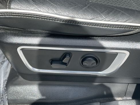 Used 2025 RAM 1500 Laramie AWD/4WD image 28