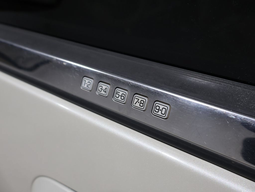 Used 2006 Lincoln Navigator Luxury AWD/4WD image 18