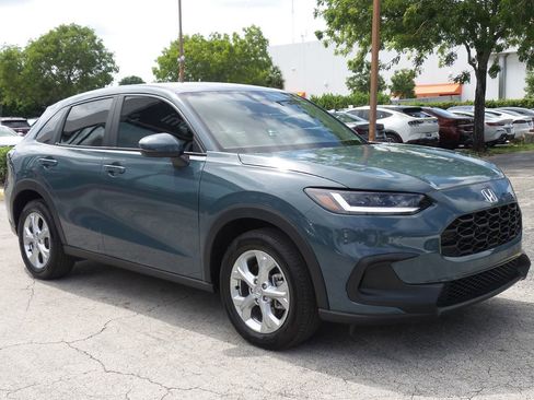 Used 2025 Honda HR-V LX image 2