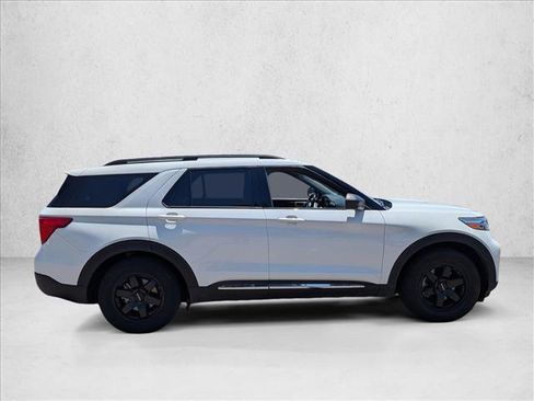 Used 2021 Ford Explorer XLT w/ Equipment Group 202A RWD image 4