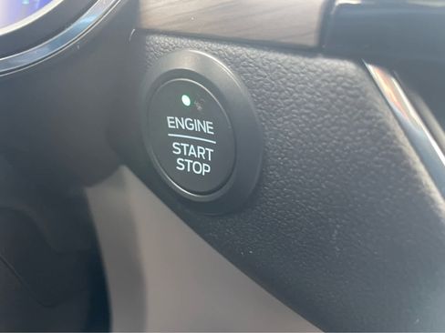 Used 2020 Ford Escape Titanium image 21