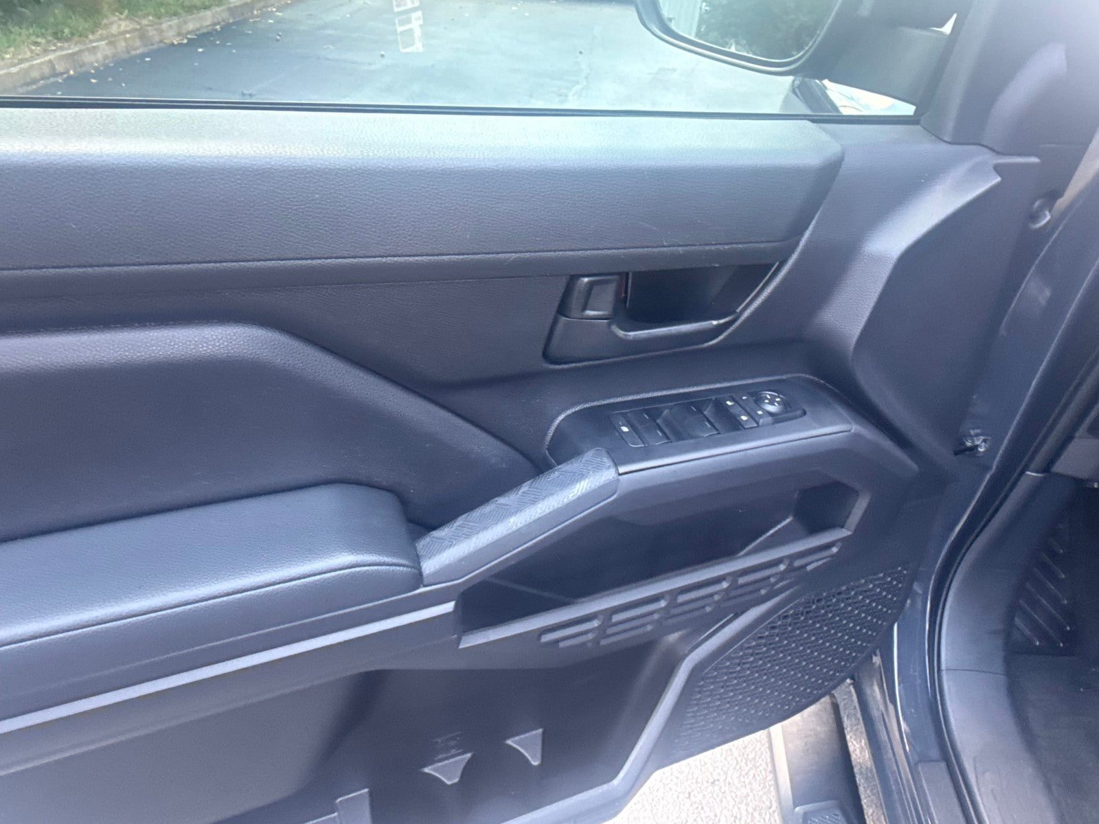 Used 2024 Toyota Tacoma SR RWD image 18