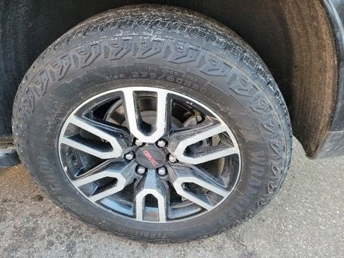 Used 2024 GMC Yukon AT4 w/ AT4 Premium Plus Package image 26