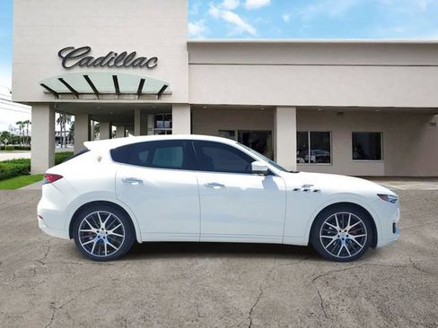 Used 2022 Maserati Levante GT AWD/4WD image 6