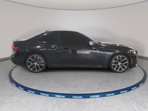 Used 2023 BMW 230i Coupe w/ Convenience Package RWD image 4