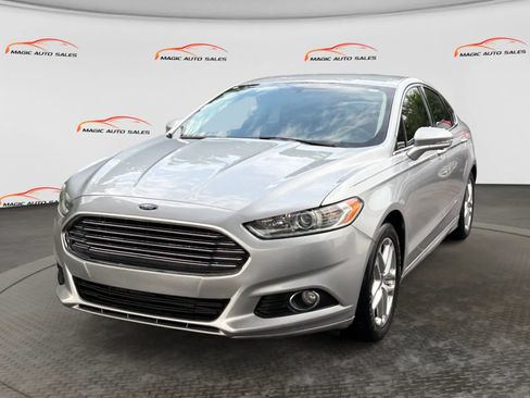 Used 2013 Ford Fusion SE FWD image 1
