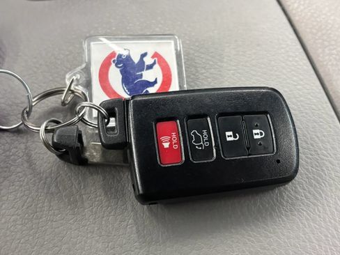 Used 2019 Toyota Highlander XLE AWD/4WD image 53