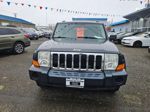 Used 2007 Jeep Commander Sport image 2