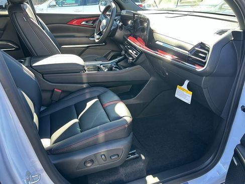 New 2026 Chevrolet Traverse RS image 23