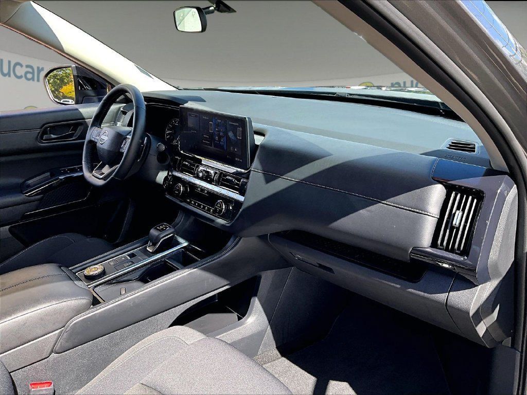 Certified 2026 Nissan Pathfinder SV AWD/4WD image 14