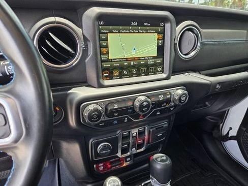 Used 2021 Jeep Wrangler Unlimited Rubicon 4xe AWD/4WD image 25