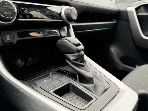 Used 2021 Toyota RAV4 XLE image 19